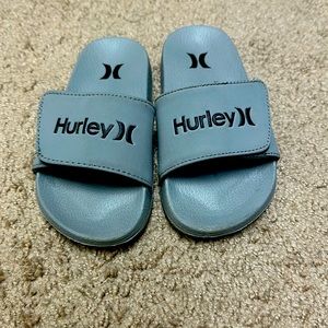 Little boys’ size 11 Hurley slides - gray